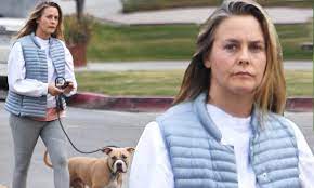 Fall 2021's special guest star is clueless actress alicia silverstone, who joins model heather kemesky and brother vellies designer aurora james in the series of colorful beachside portraits. Alicia Silverstone Keeps It Simple In All Grey Sporty Outfit While Walking Dog Solo In Los Angeles Daily Mail Online