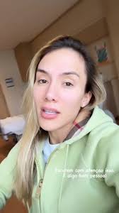 A Luta de Samara Pink com Medicamentos e Perdas