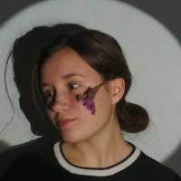 700+ profile według frazy „Anna”