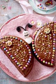 Nutella Schmetterlings Kuchen Rezept Lecker In 2020 Schmetterling Kuchen Kuchen Kindergeburtstag Kindergeburtstag Kuchen Einfach