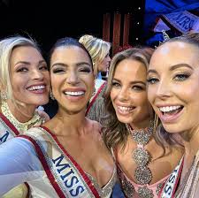 Taking a break from my news and 🌤️ weather responsibilities for a couple  of days to fulfill what I call “queenly duties! 👑 ✨😊 Get ready for this  fantastic forecast with 80s