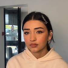 Robyn McGuire Make-Up Artist