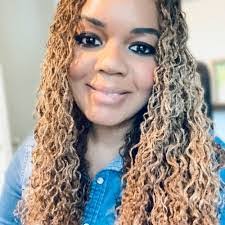 Claudia Moon's Instagram, Twitter & Facebook