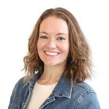 Teresa Hunsaker's Instagram, Twitter & Facebook