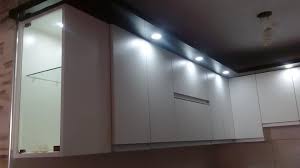 Cornisa moldura de estuco para luz indirecta hudson consultar disponibilidad. Cocina Con Cornisa Y Dicrodicos Led Muebles De Melamina Facebook