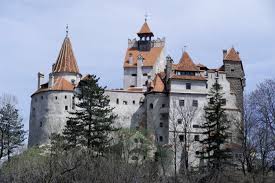 We invite you to experience the history, the myth, the intrigue. Un Castel Din Romania Pe Lista Celor 50 De Locuri Din Lume Pe Care Trebuie SÄƒ Le Vezi Inainte SÄƒ Mori In Top Se Mai AflÄƒ Capela SixtinÄƒ Sau Catedrala Notre Dame