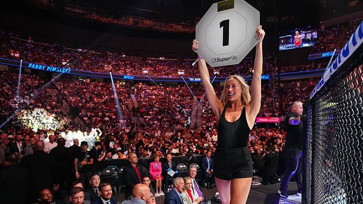 Sophie Cunningham makes a surprise appearance as a UFC ring girl at T-Mobile Arena, do AI tạo
