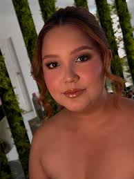 Maquillaje y peinado de noche con un toque glam que eleva tu estilo al  siguiente nivel. 💫 📲6677675869 #makeup #makeuphair  #lesliemedranomakeupartist