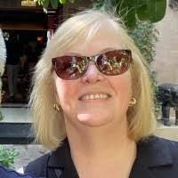 Lisa Epping's Instagram, Twitter & Facebook