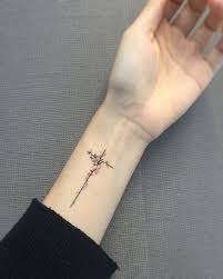 21 Designs Thatll Prove Wrong Anyone Who Thinks Tattoos Cant Be Classy Tatuagem Braco Inteiro Feminino Tatuagem De Lavanda Tatuagem De Manga