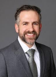 Elizabeth Ropp's Instagram, Twitter & Facebook