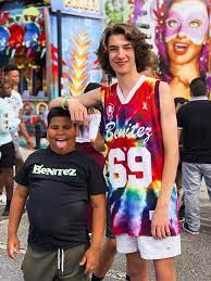 His birthday, what he did before fame, his family life, fun trivia facts, popularity rankings, and more. Baylen Levine In 2021 Perfect People Pink Photo Hot Youtubers