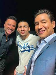 Oscar de la hoya, also known as the golden boy, is an american professional boxer, businessperson and author who has an estimated oscar de la hoya was born on february 4, 1973, in east los angeles, california, united states. Oscar De La Hoya Oscardelahoya Twitter