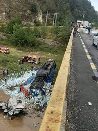 Din primele informații, între victime se află și un copil. Valcea Accident Mortal Pe Valea Oltului Gazeta De Sud