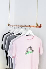 Diy Kleiderstange Aus Kupferrohr Selber Bauen Einfache Diy Anleitung Diy Kleiderstange Kleiderstange Selbstgemachte Kleidung