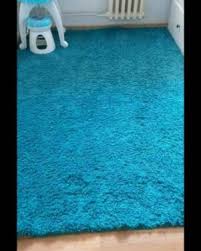 Im internet kann man sich von bildern inspirieren lassen, die große, tolle und sehr beeindruckende türkise teppiche zeigen, die ein ganzes wohnzimmer zum leuchten bringen. Teppich Blau Turkis In Berlin Wilmersdorf Heimtextilien Gebraucht Kaufen Ebay Kleinanzeigen