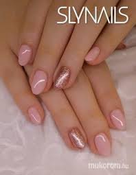 Az utóbbi években nagy divattá váltak a gél és porcelán körmök, köszönhetően tartósságuknak és gyönyörű díszítési lehetőségeiknek. Gellakk Nails Beauty