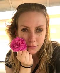 Sarah Elia's Instagram, Twitter & Facebook