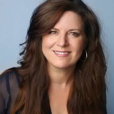 Laurie Hennig's Instagram, Twitter & Facebook