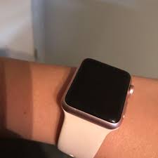 Apple watch series 6, apple watch se, and apple watch series 3 require an iphone 6s or later with ios 14 or later. Best Rose Gold Apple Watch Series 1 For Sale In North Delta British Columbia For 2021