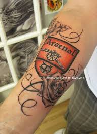 See more ideas about thierry henry, henry, henry tattoo. Not A Fan Of The Roses But The Arsenal Crest Part Of The Tattoo Is Awesome Arsenal Tattoo Arsenal Arsenal Crest