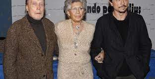 May 21, 2021 · además de llevarla a la fama, jamón, jamón fue el rodaje donde conoció a javier bardem, su actual marido. Pilar Bardem La Tata Armendia En Un Mundo Para Julius De Bryce Echenique Publico