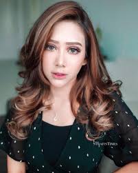 Tentang bulan fatin nur afifah lirik. Showbiz You Don T Look Like Any Korean K Pop Fans Slam Fatin Afeefa