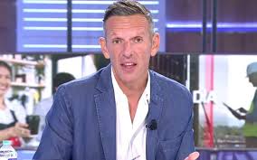 Joaquín Prat, a cuchillo contra Irene Montero en 'Cuatro al día' por su viaje en Falcon a Nueva York - FormulaTV