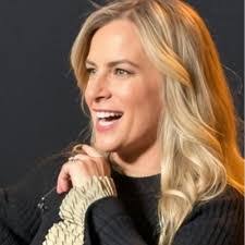 Kelli Usher's Instagram, Twitter & Facebook