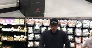 Both hyun bin and son ye jin have confirmed their relationshipsoompi reports that both agencies of the actors have released official statements about the report stating that the two met through their acting projects and eventually developed feelings for each otherms team entertainment son ye jins agency said. Son Ye Jin And Hyun Bin Spotted Grocery Shopping Together In La Ddoboja Blog Let S Watch It Again