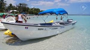 Lee las opiniones y echa un vistazo a las fotos de 10 recorridos en barco y mejores paseos en barco y deportes acuáticos en boca ratón. Barco En La Playa De Boca Chica Republica Dominicana Fotos Retratos Imagenes Y Fotografia De Archivo Libres De Derecho Image 27766329