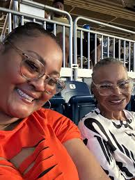 𝙅𝙪𝙨𝙩 𝙝𝙚𝙧𝙚 𝙛𝙤𝙧 𝘽𝙧𝙚𝙚𝙯𝙮🖤