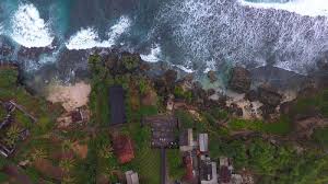 Pantai ngobaran wonosari berada di desa kanigoro, kecamatan saptosari, kabupaten gunungkidul, yogyakarta. 3 Pantai Di Gunungkidul Dengan Panorama Tebing Yang Cocok Untuk Liburan Akhir Pekan Halaman 2 Tribun Travel