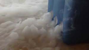 How To Make A Cheap Diy Fog Chiller Want A Cool Ground Fog Effect For Halloween Watch This Quick Tuto Fog Chiller Cheap Halloween Decorations Cheap Halloween