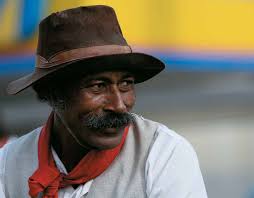 Valério De Patta Pillar Omara Lange