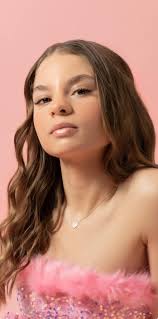 Are you the next big thing in modeling? Modelesque Magazine wants to see  your most impressive headshot. Before submitting your photos, be sure to  read and follow the guidelines below. ✓Free to