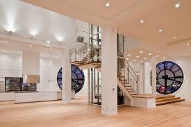 Major streets have their own linked articles; Clocktower Triplex