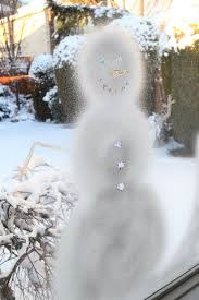 Go out to the snow and scoop some up between both of your hands. Pin On Weihnachten