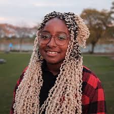 Kim Deberry's Instagram, Twitter & Facebook