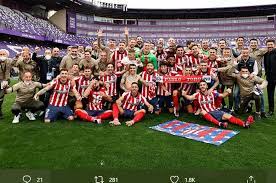 Namun, dalam rentang 92 musim, klub berjuluk blaugrana itu kalah jumlah trofi laliga dibandingkan seteru abadi mereka, real madrid. 6obbtxcnjift4m