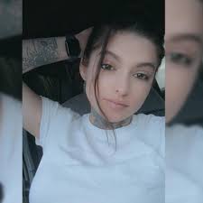 Will a gift card balance be used for e-gift card purchase?