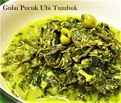 Daun singkong dimasak bumbu gulai dan berkuah santan sangat maknyos untuk hidangan keluarga tercinta. Makanan Melayu Riau Yang Menggoyang Lidah Riaumagz