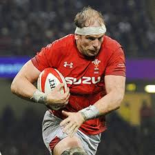 Mccall admits saracens 'maybe don't deserve' to reach last eight. Pic Welsh Skipper Melts Hearts By Keeping Young Mascot Warm Sport