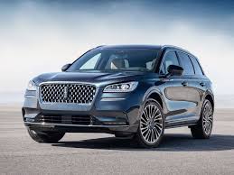 The company wants to make its customers' lives as simple and easy as it can, from complimentary. Lincoln Looks To Shake Geriatric Profile With Curvy Corsair Suv Bloomberg
