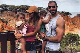 The couple started dating in 2008 and have been together for around 13 years, 1 month, and 13 days. Carolina Patrocinio De Coracao Partido Ao Ver Goncalo Uva A Terminar A Carreira No Raguebi Nacional