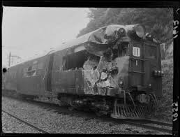 a train crash at takapu road glenside 1955 owr 19 nov 2014 train crash train wellington