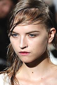 The bangs have to be short in the middle and longer at the temples, murenu says. Hairstyle Trend 2013 2014 How To Avoid Greasy Bangs Best Styles Products Treatments To Use Beautystat Com