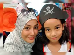 Tahniah erra fazira dan suami! Erra Fazira S Advice To Daughter Engku Aleesya Now That Noor Nabila Is Her Stepmom Laptrinhx News