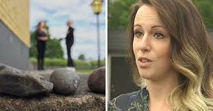 Sandra misstänker att tjuvar rekar på hennes hus