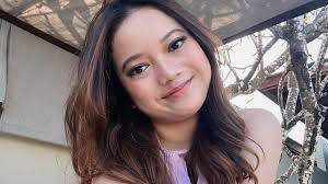 Inspirasi gaya fesyen warna 'Pink' seperti Kasih Iris Leona